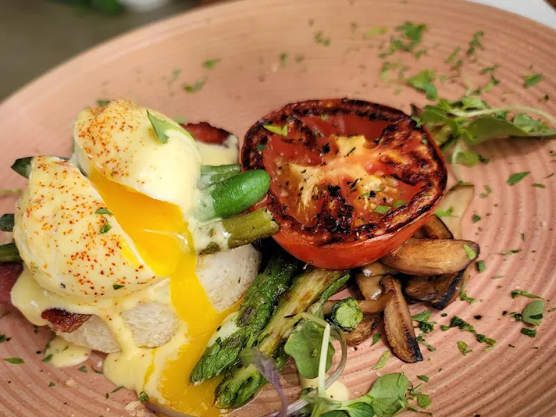 에그 베네딕트 단면