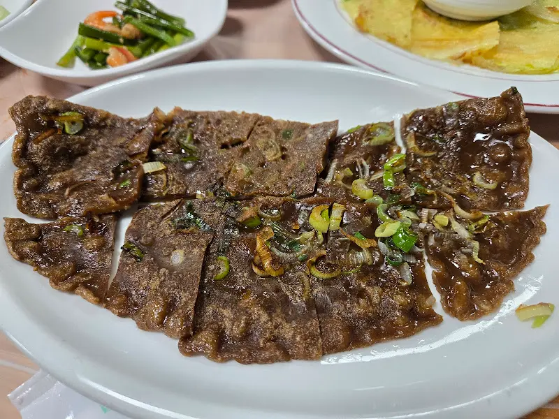 윤기 자르르 흐르는 떡갈비