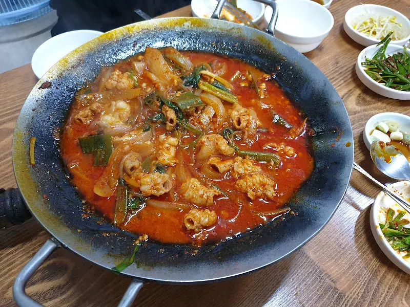 푸짐한 곱창전골