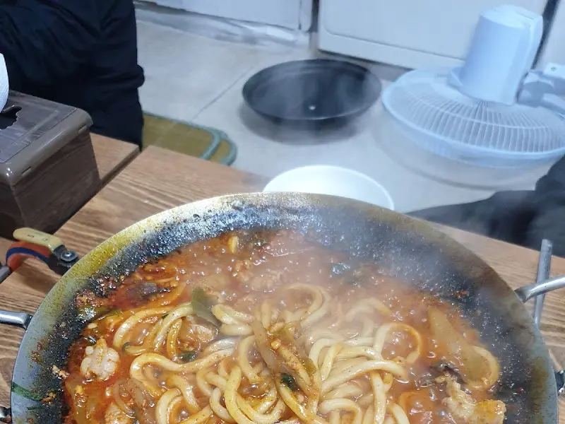 곱창전골과 우동사리