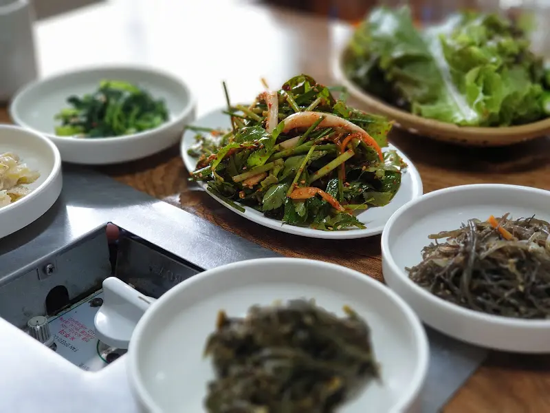 다양한 밑반찬들