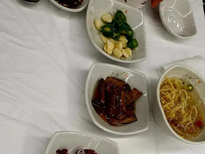 다양한 밑반찬들