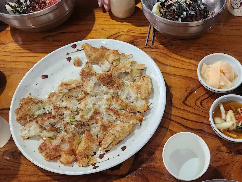 네가래 평강 잣 막국수 전체 상차림