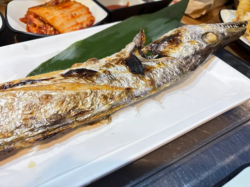 노릇노릇 구워진 갈치