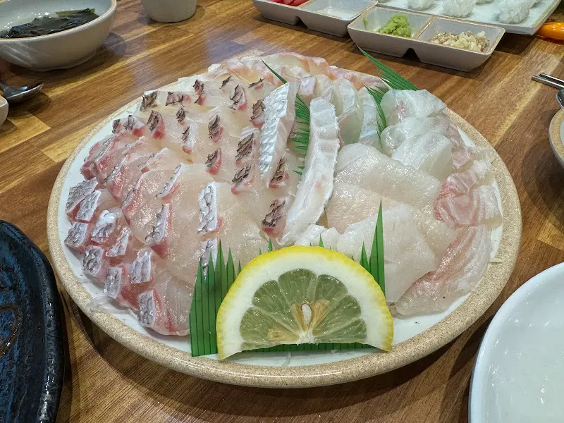 신선한 숙성회 모듬