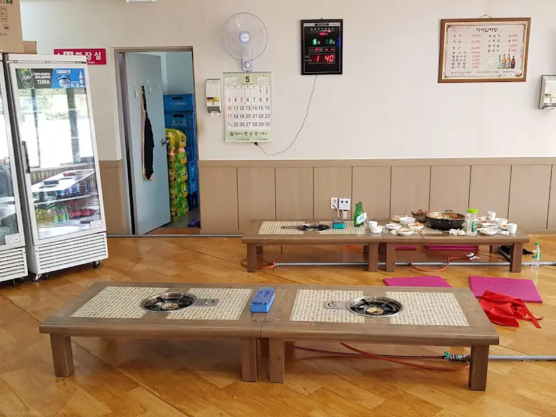 아사감자탕 가게 내부