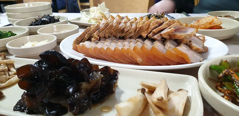 푸짐한 한 상 차림 근접샷