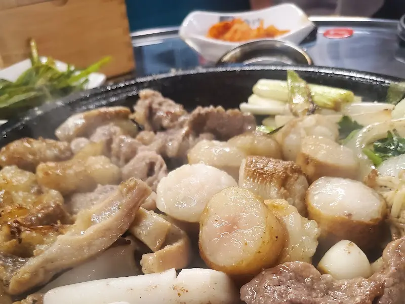 곱창, 대창, 막창, 버섯, 양파의 조화