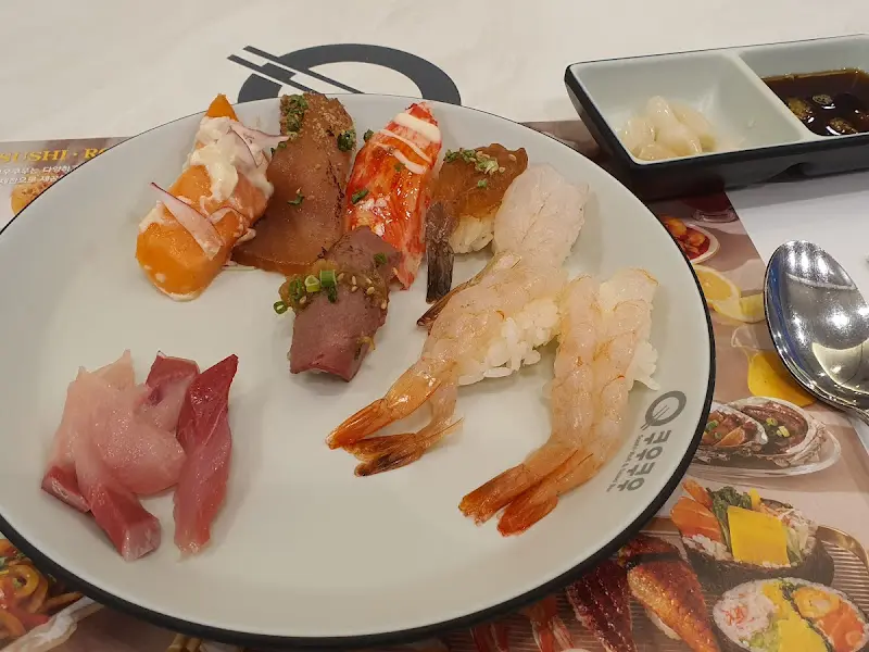 싱싱한 스시 한 접시