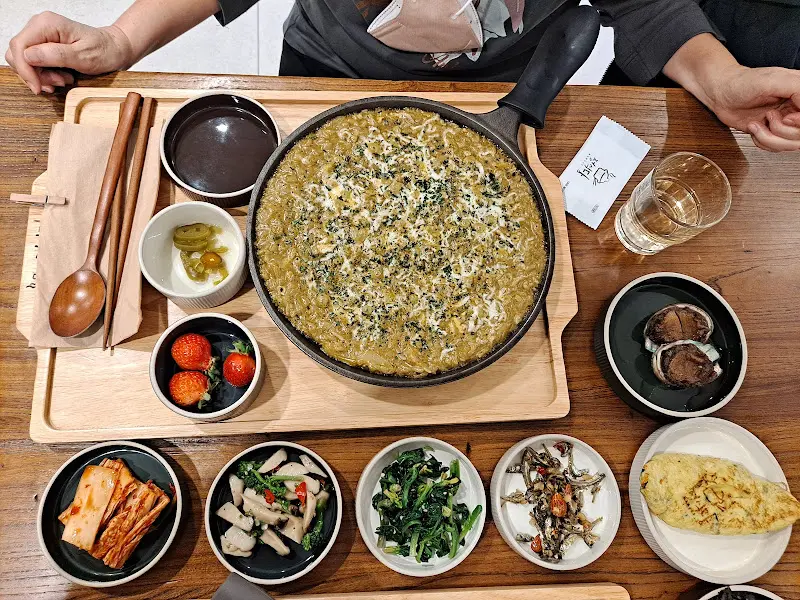 전복 솥밥과 숭늉