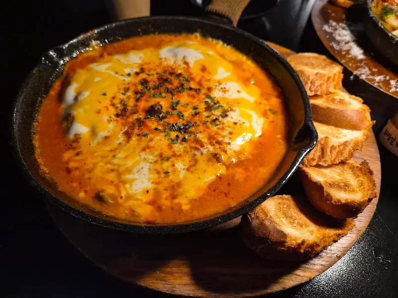 매콤한 해산물 요리