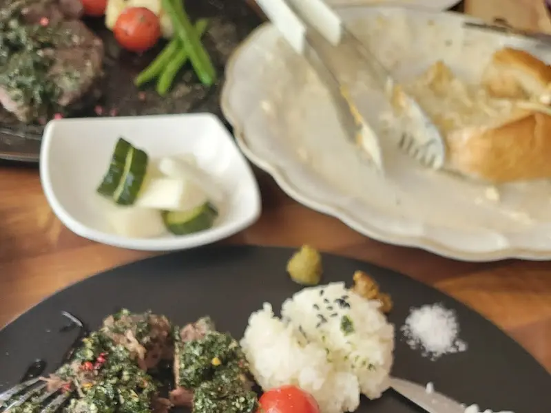 깔끔하게 차려진 гарнир