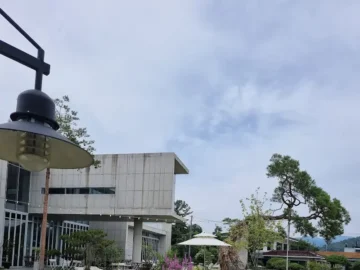 청도 유등지 뷰 맛집, 특별한 건축미가 돋보이는 카페에서 힐링!