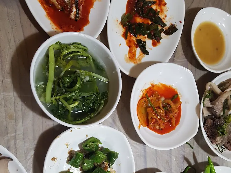 다양한 종류의 밑반찬