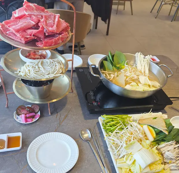 푸짐한 샤브샤브 한 상