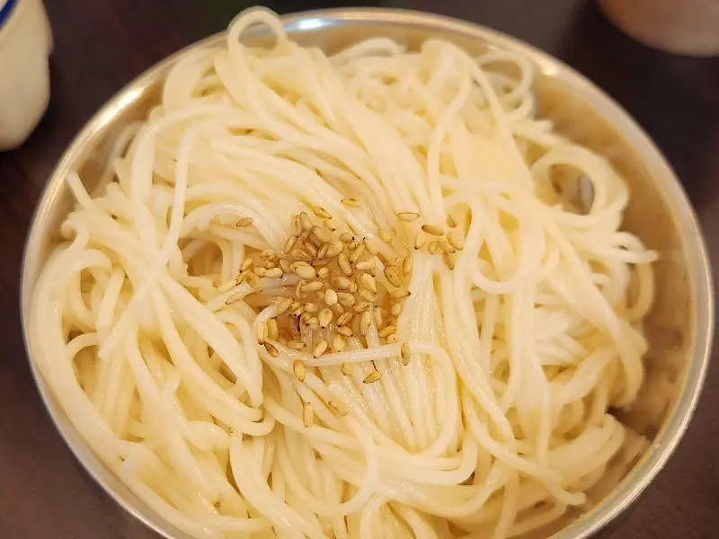 탱글탱글한 칼국수 사리