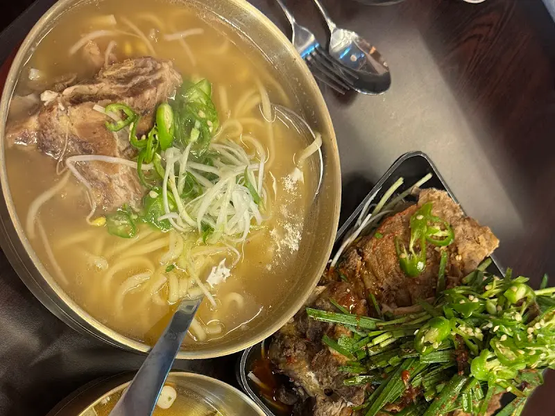 등뼈와 칼국수의 조화