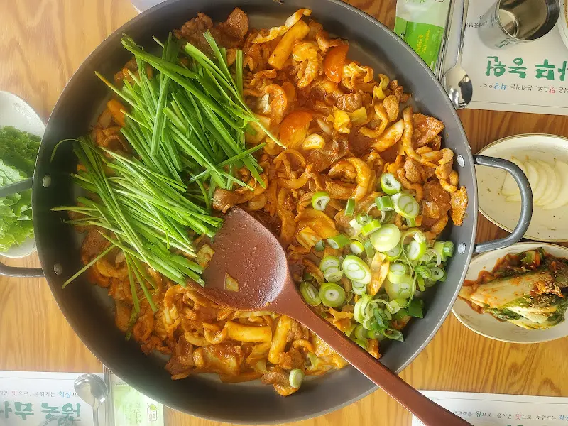 오리주물럭과 채소