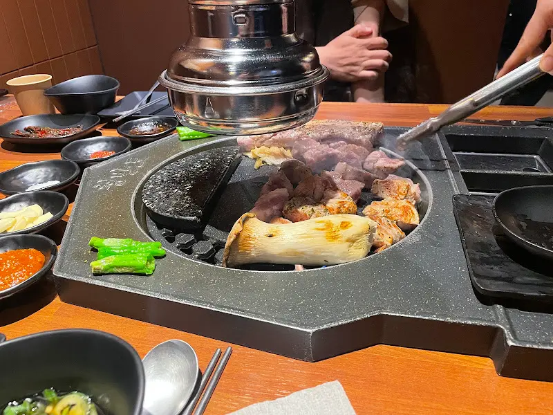 청반도 천곡점 내부