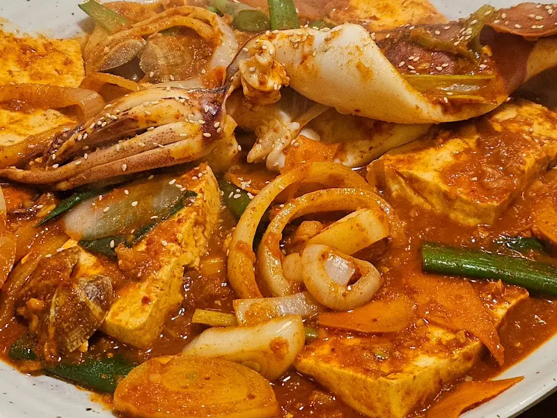 오징어 두부두루치기의 먹음직스러운 모습