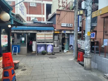 칼국수 한 그릇에 담긴 추억, 익선동에서 만난 종로 맛집 이야기