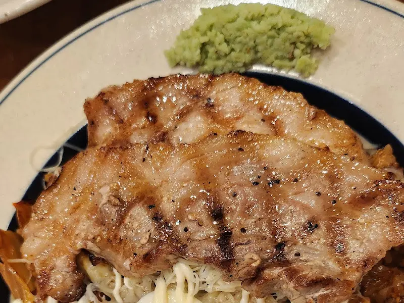 통삼겹 김치 필라프 속 삼겹살