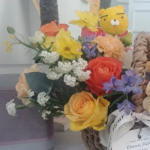 가게 내부 꽃 장식