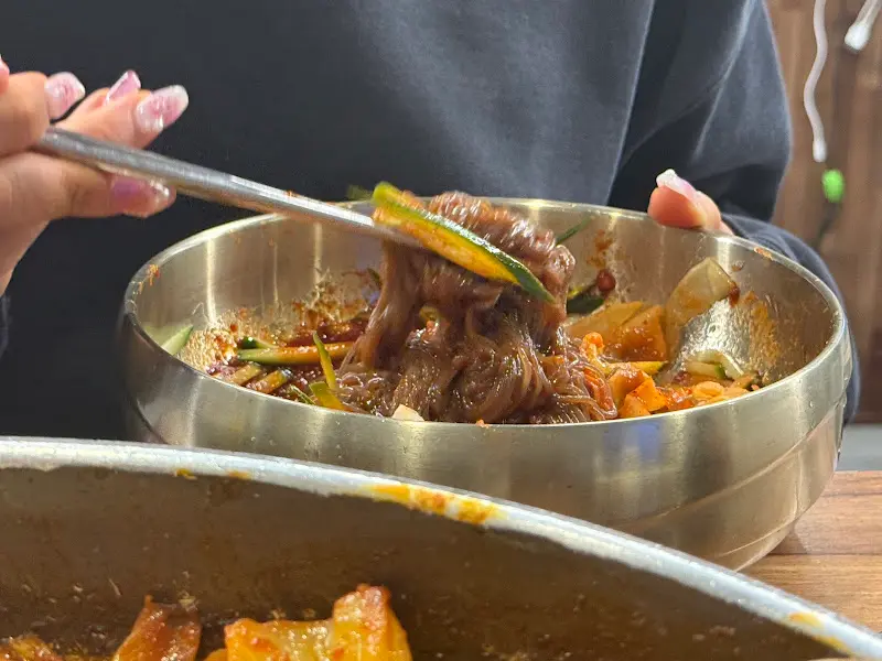 비빔 냉면