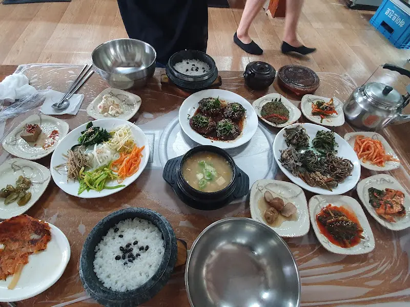 채마루의 푸짐한 상차림 (항공샷)