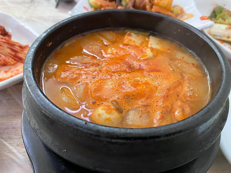 된장찌개 한 숟갈 뜨니, 고향 생각이 절로 난다