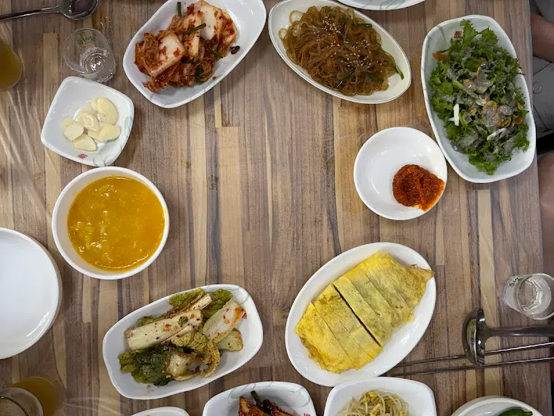 상다리 휘어지는 반찬들