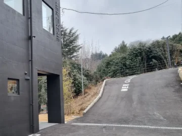 마창대교가 한눈에, 낭만 가득한 가포 뷰 맛집 ‘메르칼메’에서 커피 한 잔의 여유