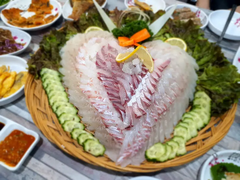 하트 모양으로 담겨 나온 회