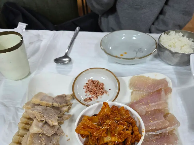 모란추어탕 보쌈