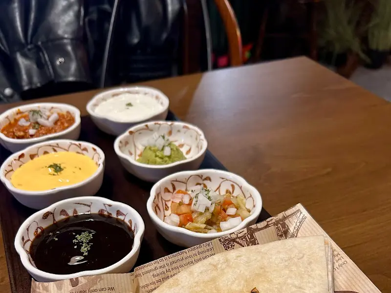 칸스 대구점의 타코 플래터 소스