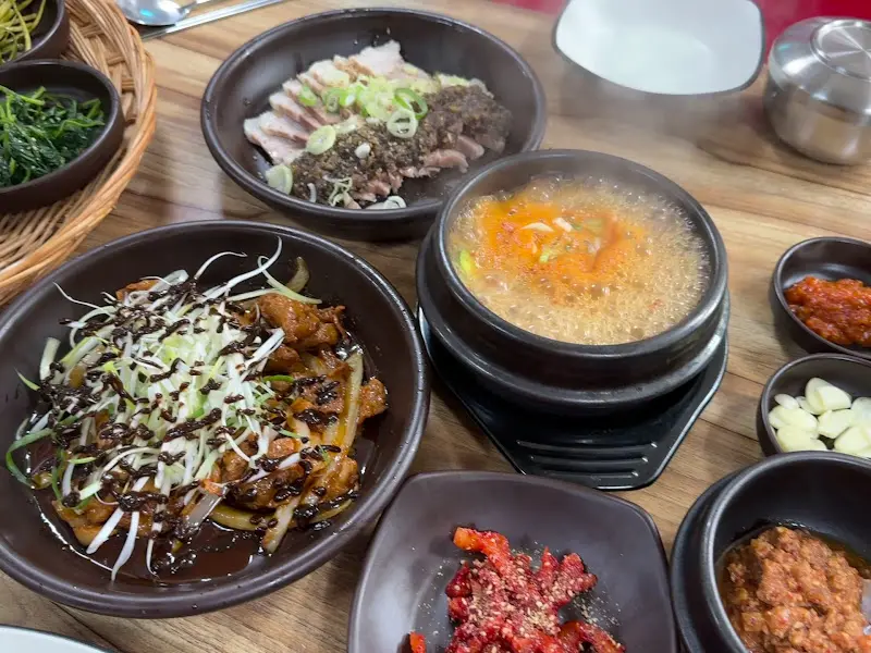 푸짐한 쌈밥 한 상