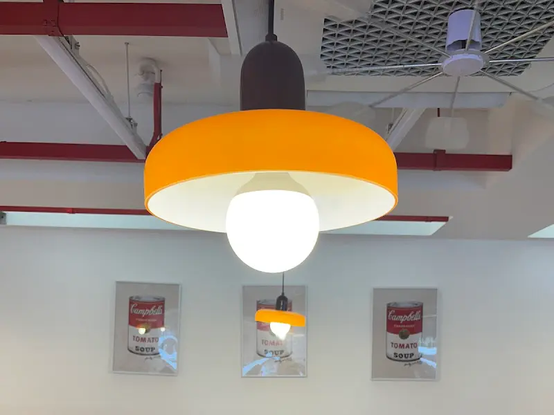 톡톡 튀는 조명 인테리어