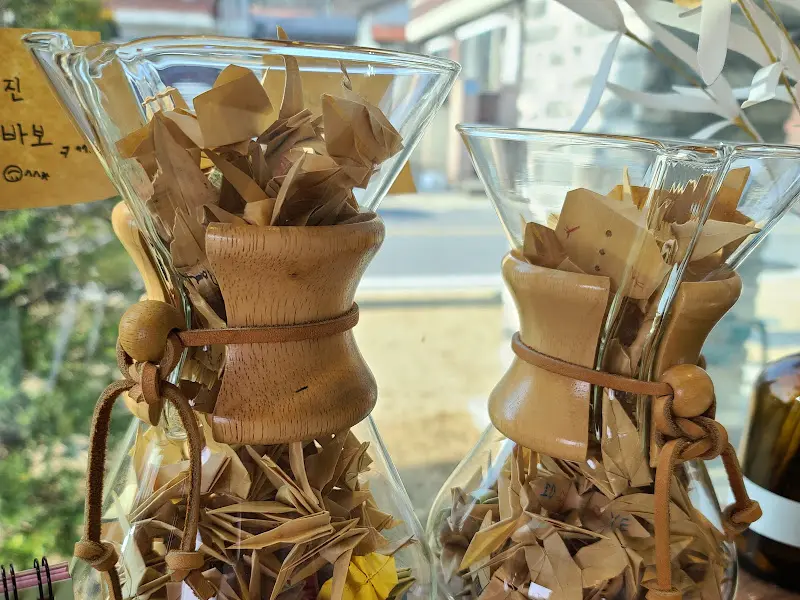 카페 내부 장식