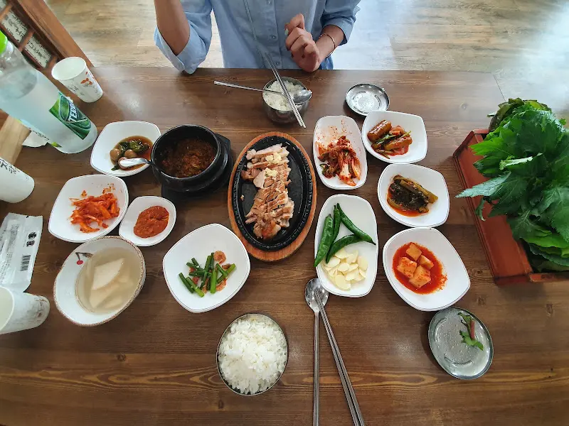 테이블 전체 샷