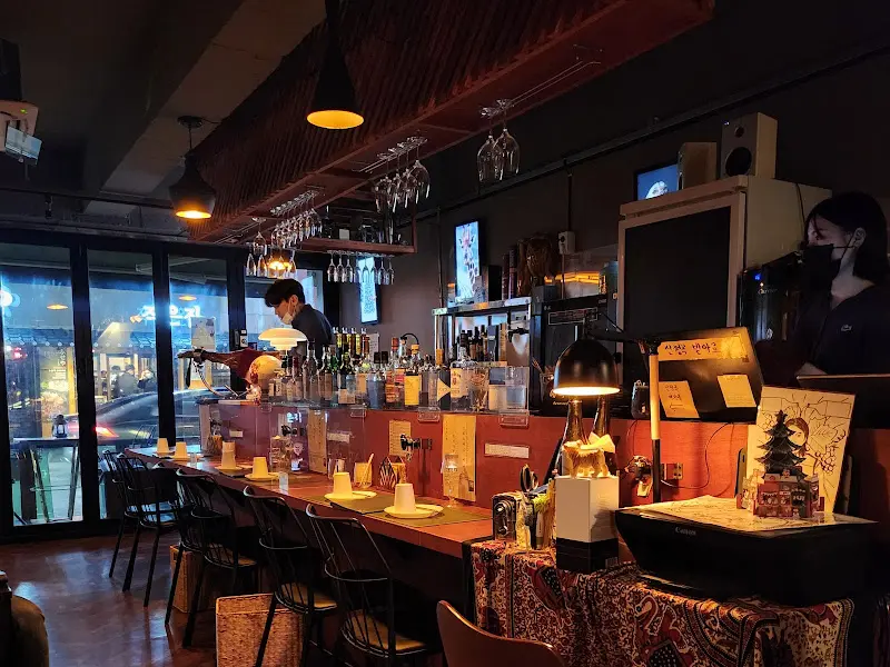 바 테이블 전경