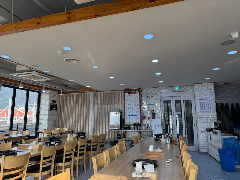 2층 식당 내부