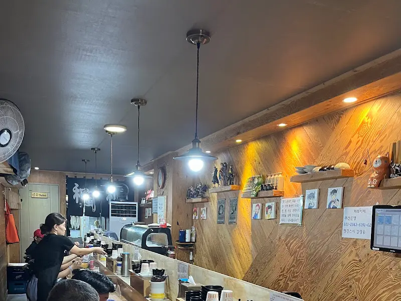 명장스시 내부 다찌석