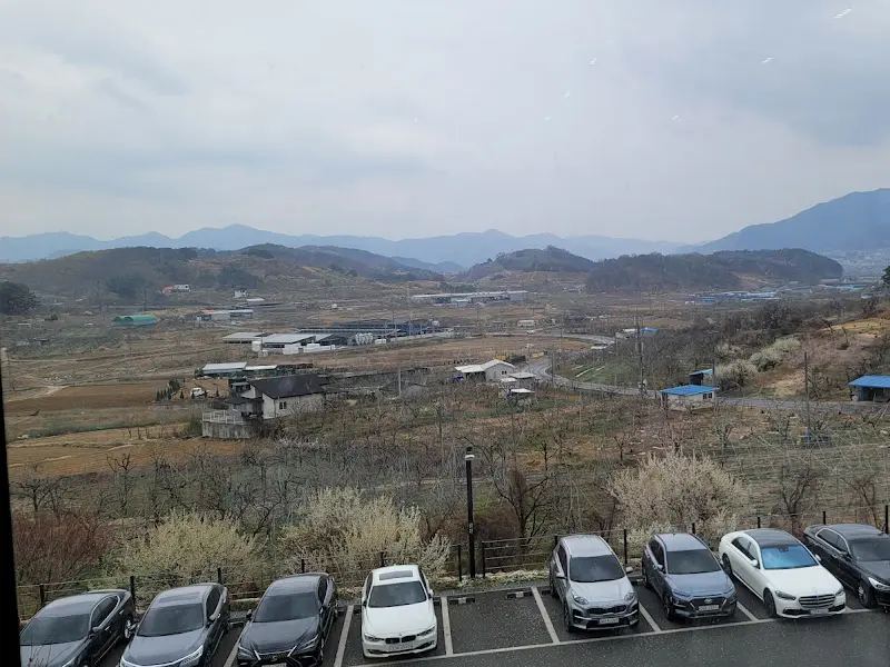 주차장에서 바라본 풍경 2