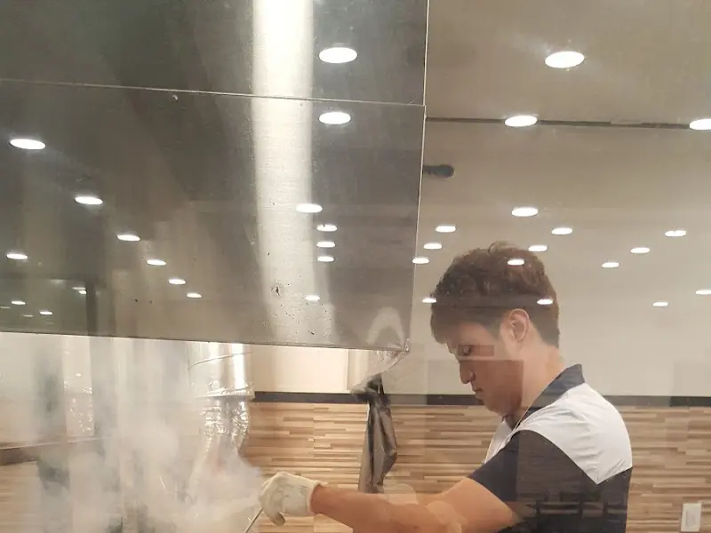 오리 굽는 모습