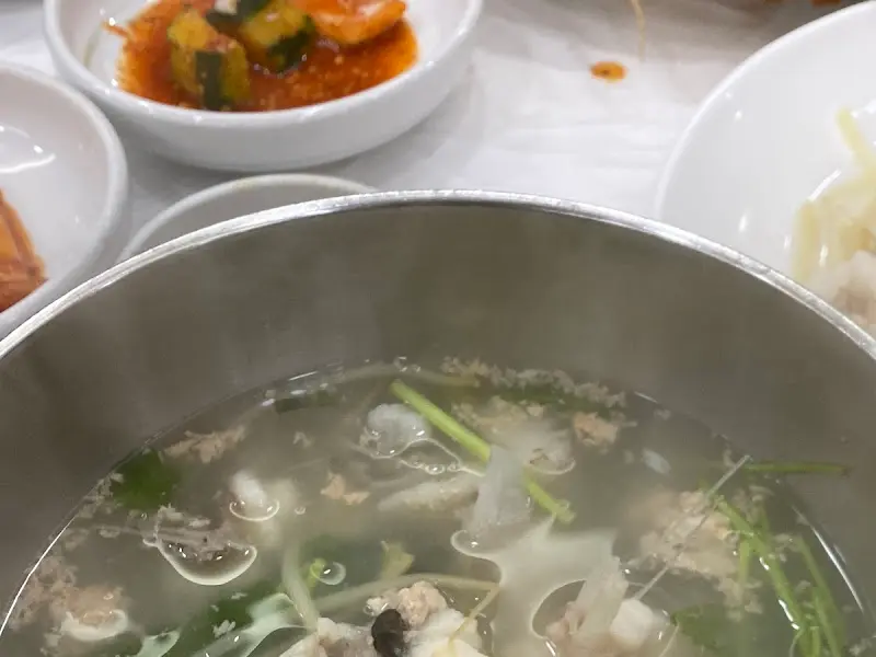 시원하고 깔끔한 아구 지리탕