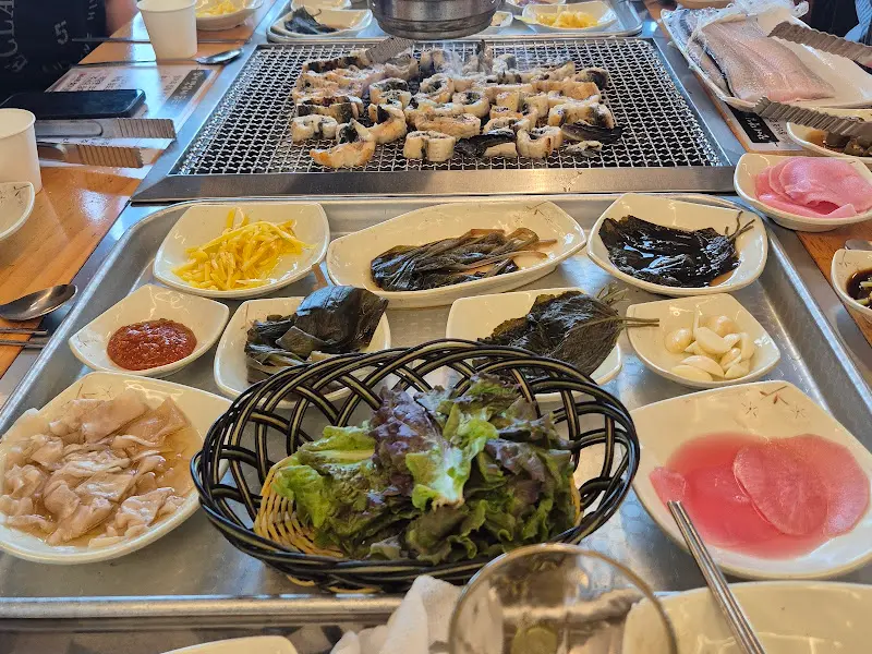 숯불 위에서 익어가는 장어