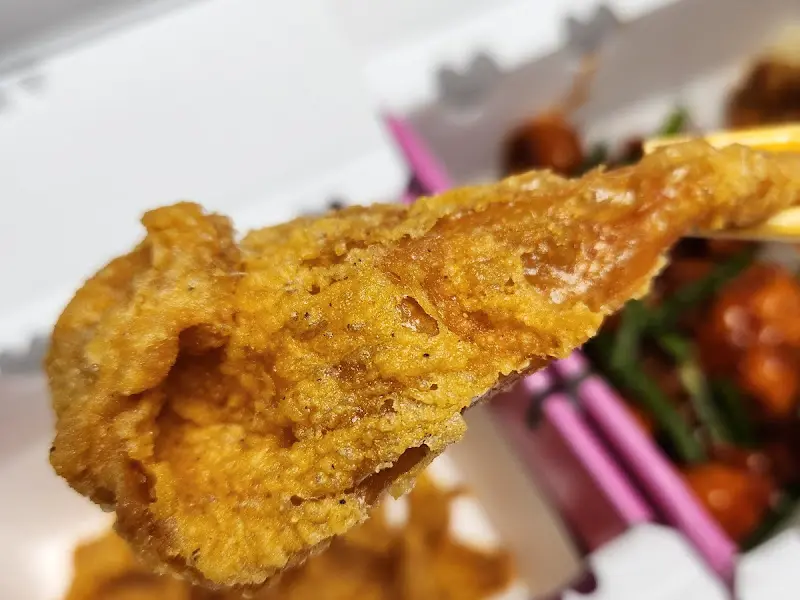 윤기가 흐르는 양념 닭강정