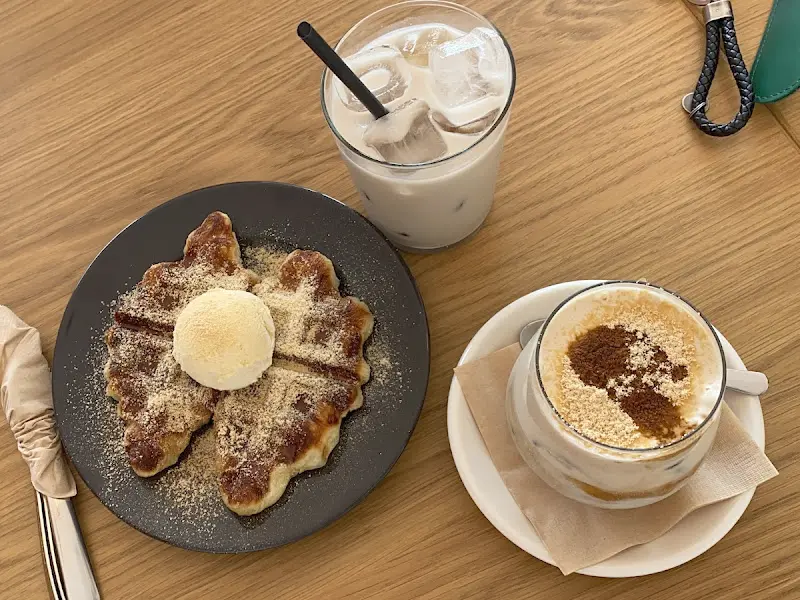 식목일 라떼와 크로플