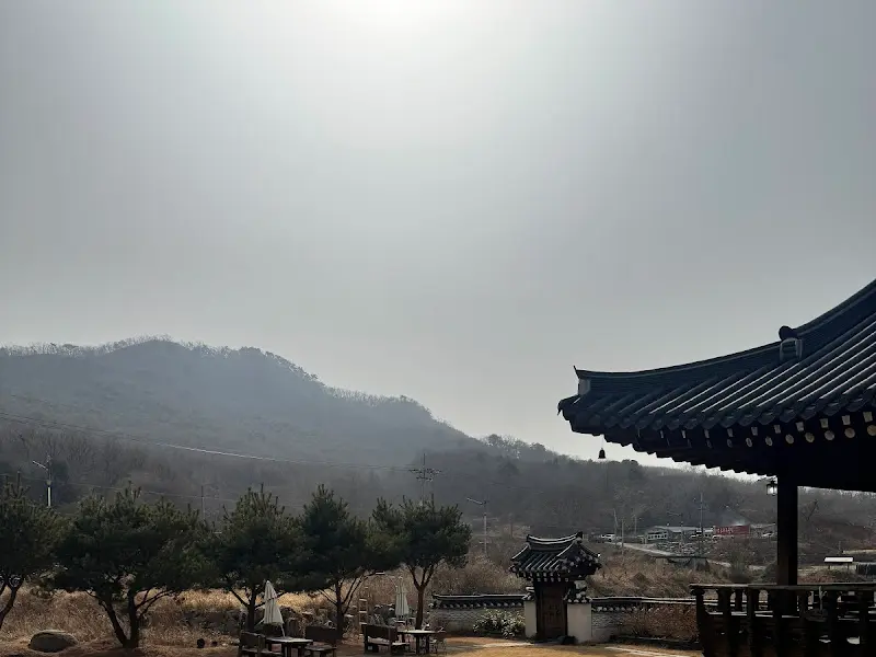 카페 외부 풍경