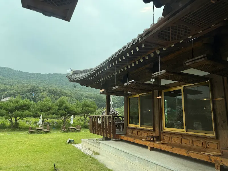 카페 외부 모습